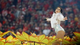 Dua Lipa Asyik Goyang di Lagu Baru Diplo dan Mark Ronson