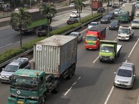Pembatasan Truk tak Berlaku untuk Muatan Barang Ekspor-Impor