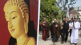 Bagi umat Buddha, Pindapatta merupakan ladang yang subur untuk menanam jasa kebajikan sebab berdana kepada mereka yang menjalani kehidupan suci merupakan suatu berkah yang utama. (ANTARA FOTO/Hendra Nurdiyansyah/kye/18)