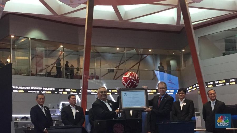 Volume saham ditransaksikan mencapai 280 juta saham atau setara dengan 15,75% dari total saham yang dicatatkan di Bursa Efek Indonesia (BEI) 1,78 miliar saham.