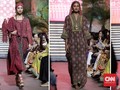 Sentuhan Batik Sembagi di Busana Muslim Ghea Panggabean