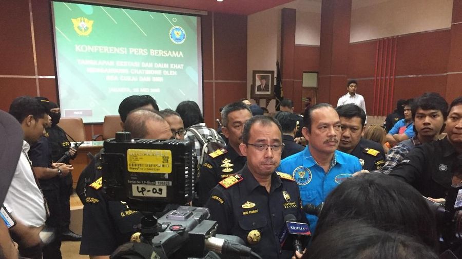 Rencana pemerintah mengenakan tarif cukai plastik belum jelas.
