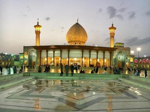 Bak Bertabur Kristal! Begini Pesona Masjid Shah Cheragh di Iran