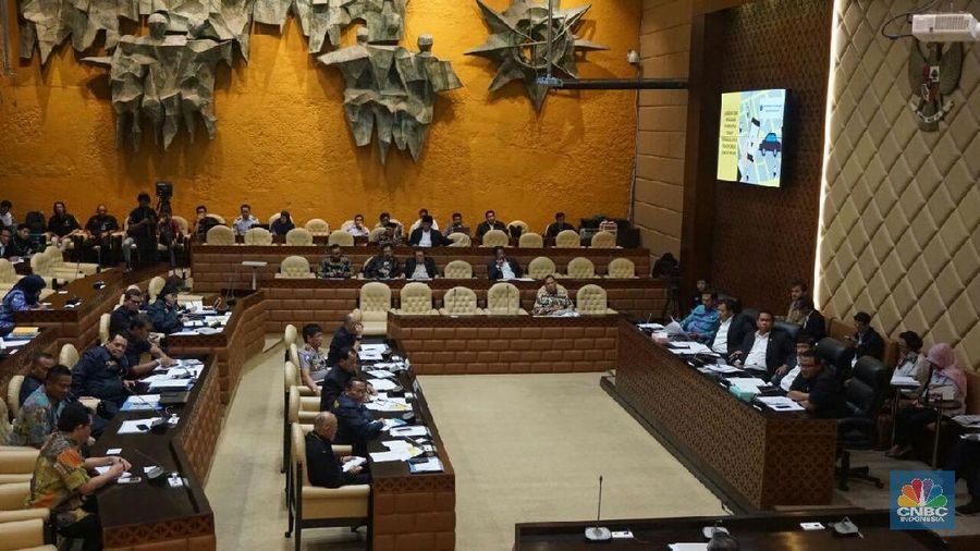 THR untuk anggota DPR, MPR, dan DPD akan dicairkan secara serentak pada 4 Juni 2018 mendatang.