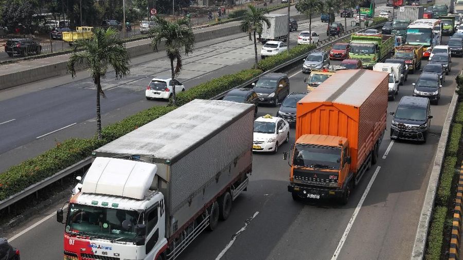 Namun, tarif yang ada dinilai memberatkan pengguna jalan, terutama angkutan logistik.