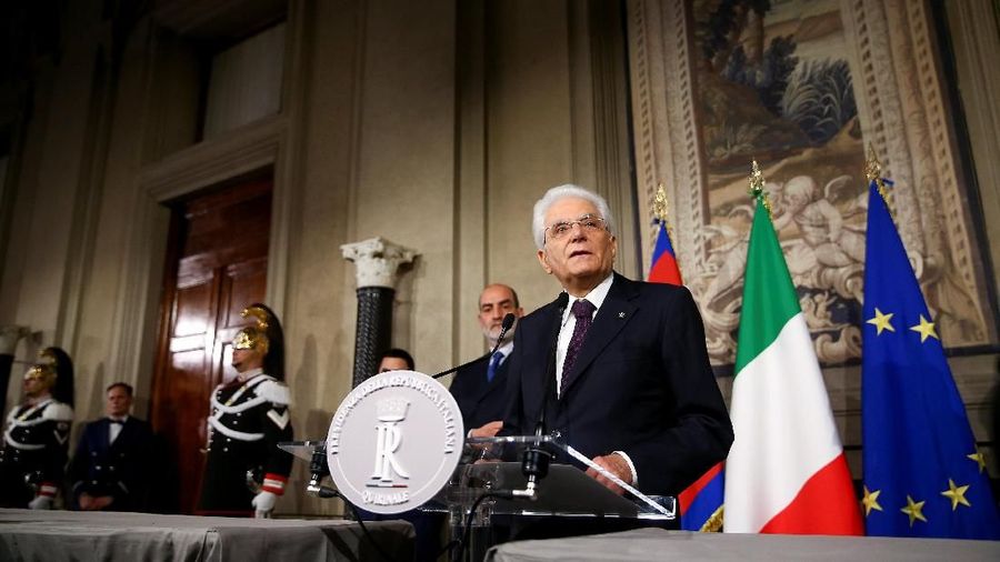 Italia merupakan anggota Uni Eropa pengutang terbesar dengan tingkat pengangguran 11%, krisis Italia akan menjalar ke Eropa.
