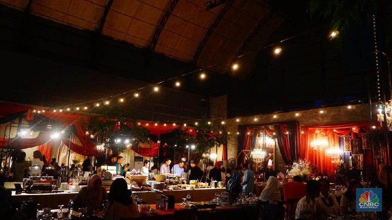 Selama bulan ramadhan, pop up cafe Walking Drums menghadirkan sekitar 45 menu makanan dari berbagai negara.