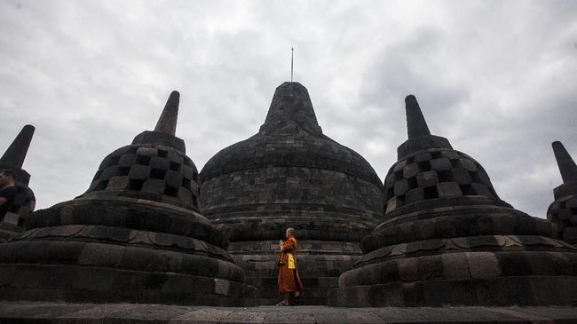 Putar Otak Magelang Mengasuh Candi Borobudur