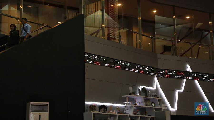 Pada semester I-2018, pendapatan Bank Dinar naik 5% sementara beban operasional naik 17,5%.