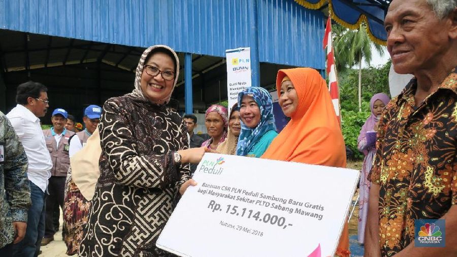 Sebanyak 13 desa di Kabupaten Natuna berhasil dilistriki PLN dan terdapat enam lokasi yang jam nyala listriknya ditingkatkan menjadi 24 jam.