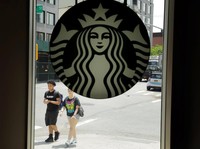 Starbucks akan Hilangkan Sedotan Plastik pada 2020