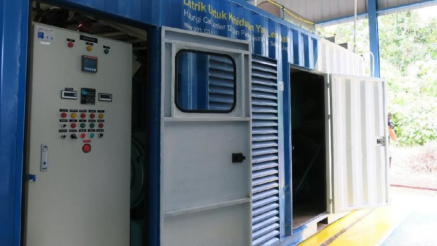 Sebanyak 13 desa di Kabupaten Natuna berhasil dilistriki PLN dan terdapat enam lokasi yang jam nyala listriknya ditingkatkan menjadi 24 jam.