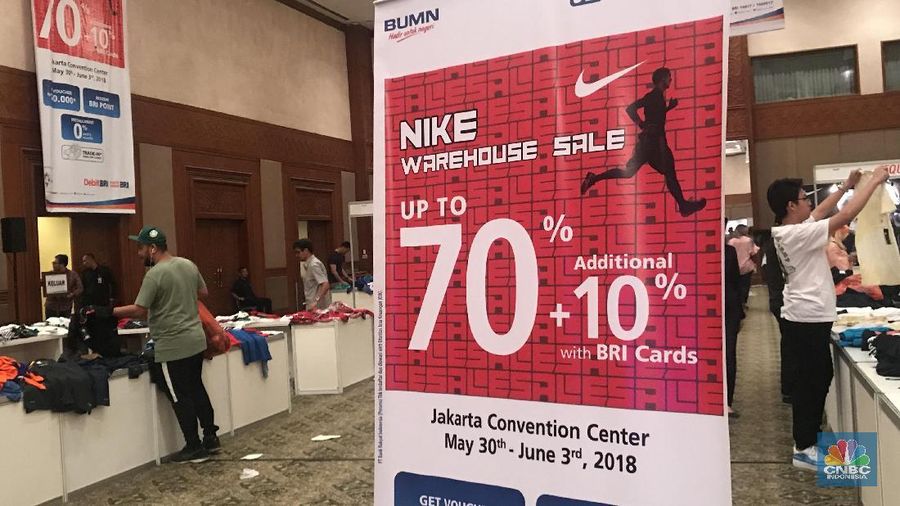 Nike Warehouse Sale dan BRI menargetkan pendapatan transaksi sekitar Rp 8 miliar.