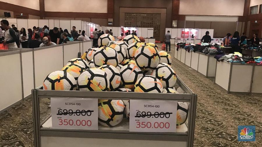 Nike Warehouse Sale dan BRI menargetkan pendapatan transaksi sekitar Rp 8 miliar.