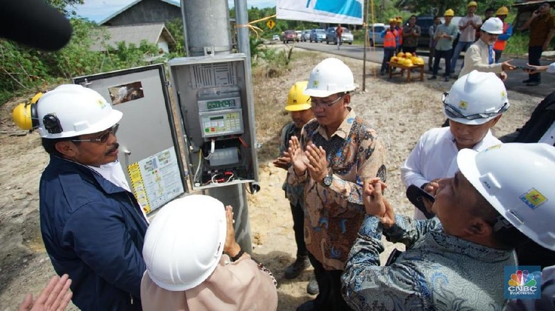 Sebanyak 13 desa di Kabupaten Natuna berhasil dilistriki PLN dan terdapat enam lokasi yang jam nyala listriknya ditingkatkan menjadi 24 jam.