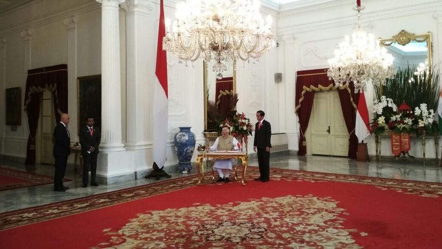 PM India Narendra Modi hari ini bertemu dengan Presiden Joko Widodo.
