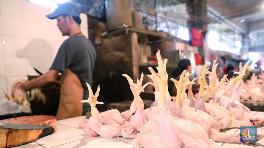 BPS melaporkan pada Mei 2018 terjadi inflasi sebesar 0,21% secara month-to-month (MtM), atau 3,23% secara year-on-year (YoY).