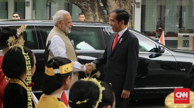 Indonesia di Tengah Pengaruh China dan India
