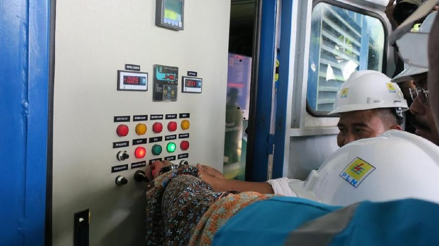 Proyek 35 ribu MW bisa jadi korban kebijakan tahan impor pemerintah, tapi menundanya bukan perkara mudah.