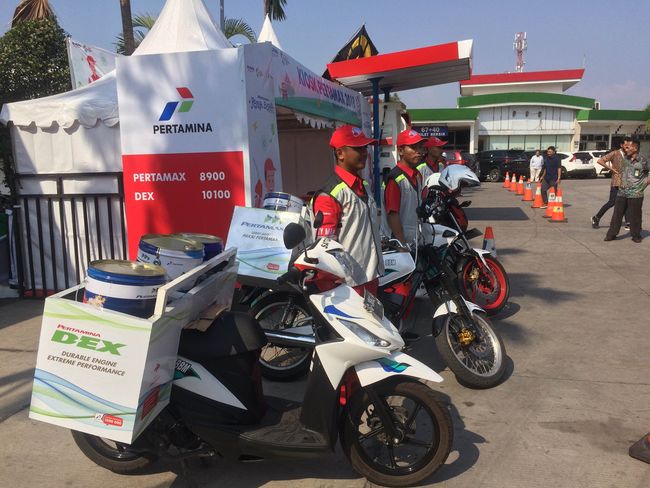 Sebanyak 200 Motor Siap Jual Pertamax Kemasan di Tol Jawa