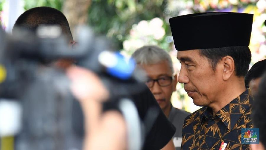 Jokowi juga menyayangkan masih ada K/L yang mendapatkan pandangan 'disclaimer' atau tidak memberikan pendapat.