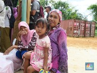Foto: Senyum Warga Natuna Setelah Teraliri Listrik 24 Jam