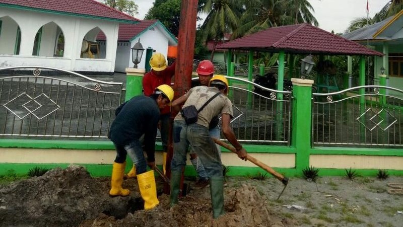 PLN gencar melistriki desa-desa di pulau terdepan Indonesia, salah satunya adalah desa-desa di Kabupaten Natuna, Kepulauan Riau.