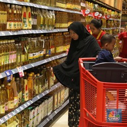 Corona & Penjualan Loyo, Saham Emiten Ritel Rontok
