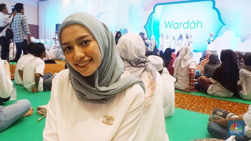 Muda, solehah, kaya raya. Para hijabers ini diperkirakan memiliki bisnis beromzet miliaran di usia muda, mulai dari bisnis fesyen, konten, travel, dan lainnya.