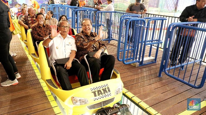 Transmart Carrefour ini berada di kawasan Yasmin, Bogor.