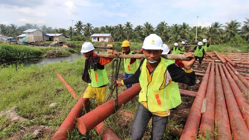 PLN gencar melistriki desa-desa di pulau terdepan Indonesia, salah satunya adalah desa-desa di Kabupaten Natuna, Kepulauan Riau.