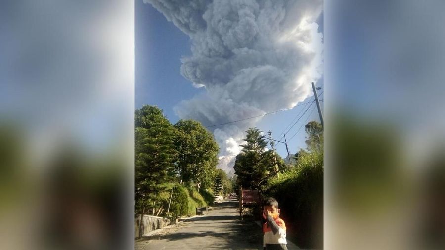 Gunung Merapi kembali erupsi pagi ini, pukul 08.20 WIB.