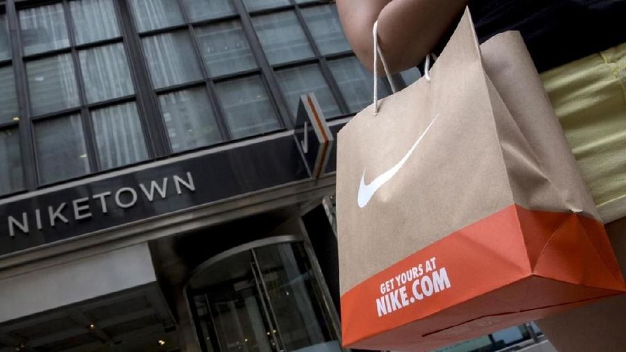 Menteri Perindustrian Airlangga Hartarto mengatakan akan produksi sepatu Nike tersebut akan dilakukan di kawasan baru di Pulau Batam.