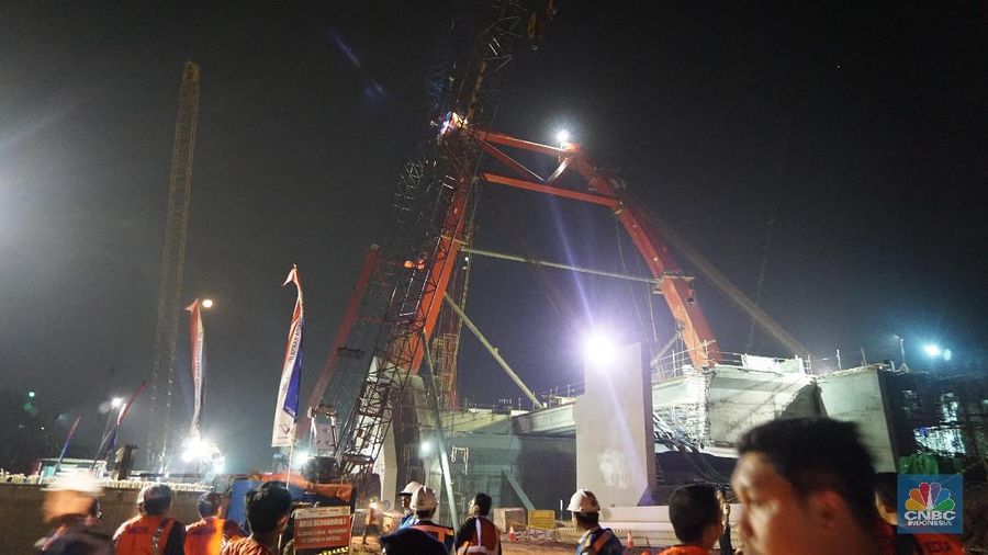 Jembatan Kalikuto di ruas jalan tol Batang - Semarang ditargetkan bisa mulai digunakan secara fungsional pada H-2 Lebaran 2018.