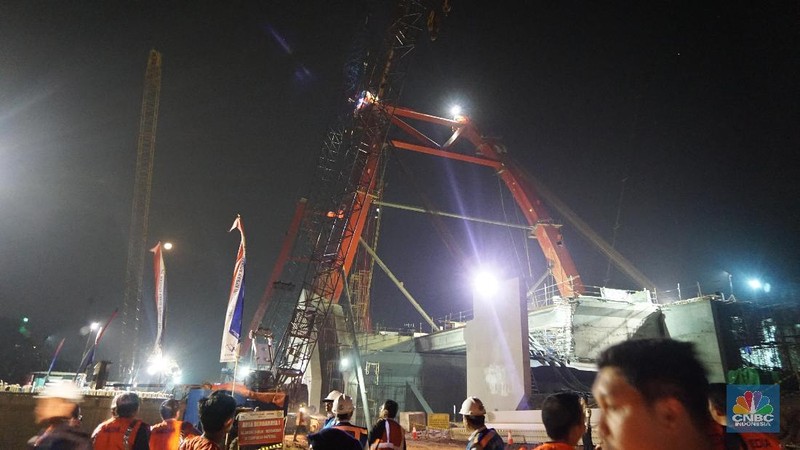 Jembatan Kalikuto di ruas jalan tol Batang - Semarang ditargetkan bisa mulai digunakan secara fungsional pada H-2 Lebaran 2018.