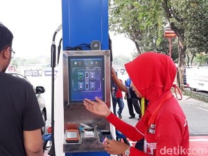Video: Modular BBM Pecah Antrean di Rest Area Km 57 Tol Japek