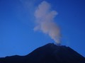 Gunung Merapi Luncurkan Awan Panas Guguran 1.200 Meter