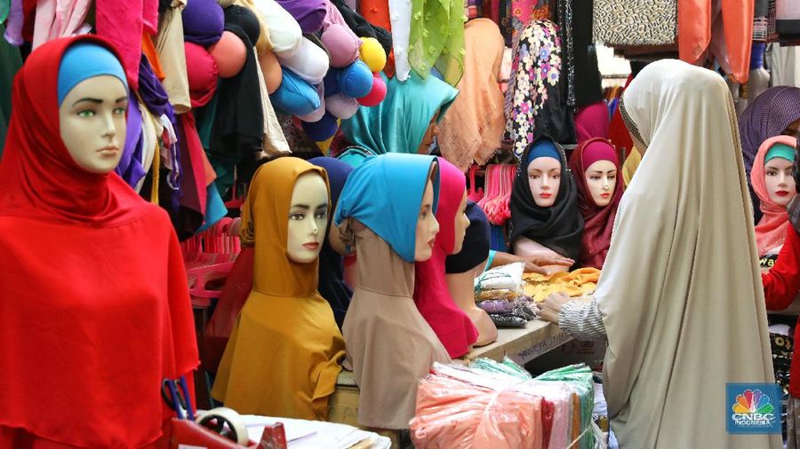 Pemilihan bahan dan bentuk pakaian sangat penting diperhatikan.