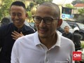 Sandi Akan Pindahkan Pohon Imitasi ke Wisma Atlet Kemayoran