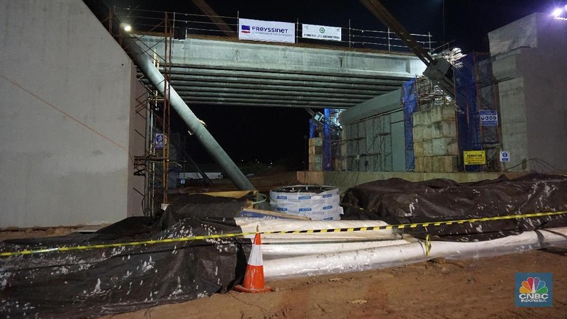 Jembatan Kalikuto di ruas jalan tol Batang - Semarang ditargetkan bisa mulai digunakan secara fungsional pada H-2 Lebaran 2018.