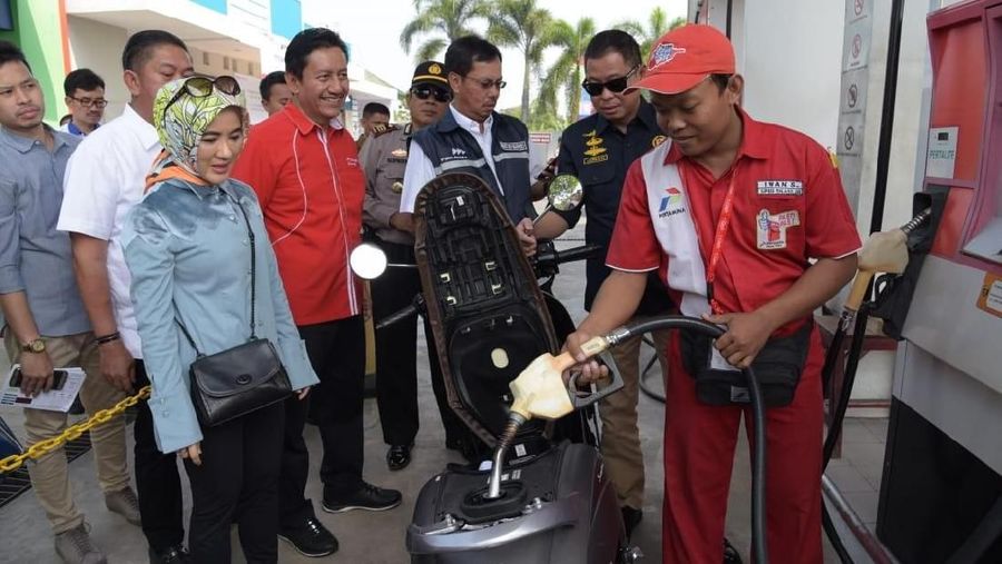 Fitch menilai keuntungan hulu Pertamina jika kebijakan bbm tetap seperti ini, tak akan bisa imbangi kerugian di hilir