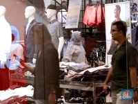Warga Jakarta Serbu Mal Saat Midnight Sale Digelar
