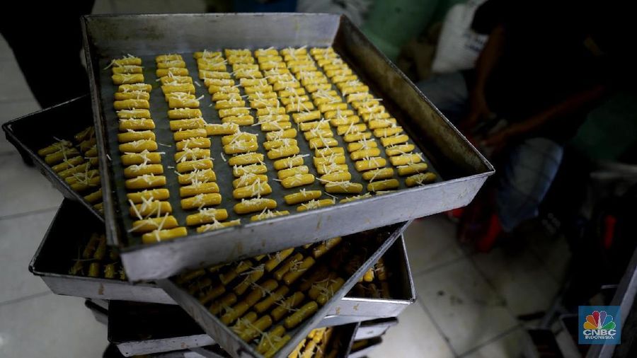 Harga kue yang dijual ke agen sekitar Rp. 50.000 hingga Rp. 70.000.
