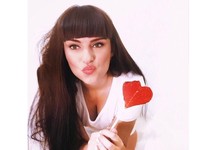 Kisah Gadis Miskin yang Sukses Taklukkan Hati Miliuner