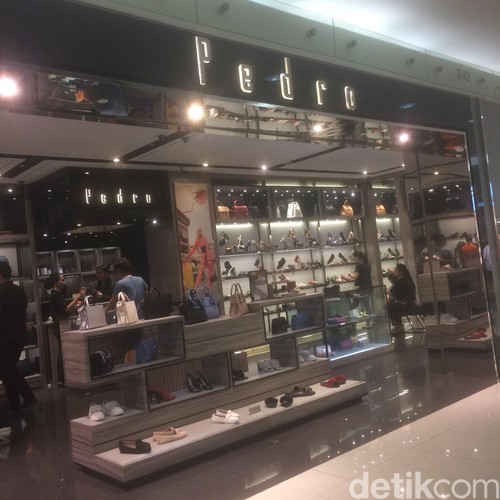 Sepatu Hingga Tas Pedro Diskon Sampai 70% di Senayan City Sepatu Hingga Tas Pedro Diskon Sampai 70% di Senayan City