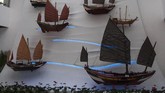 Museum ini menyimpan berbagai bentuk peninggalan jejak penyebar Islam dari masa lalu, seperti replika perahu tradisional. Perahu tradisional ini digunakan oleh pelaut China untuk berdagang, sekaligus membuka peluang Islam masuk ke negara tersebut. (ANTARA FOTO/Nyoman Budhiana)