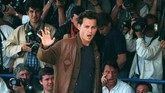Pada 1995 silam, Johnny Depp (tengah) mulai menjajal kemampuannya sebagai aktor karakter, jenis aktor yang memiliki kemampuan bergonta-ganti karakter dengan apik. (REUTERS/Eric Gaillard)
