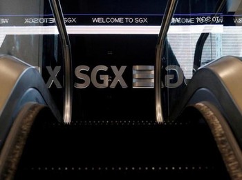 Saham Maskapai Penerbangan Ambruk Imbas Konflik Iran-AS