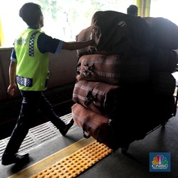 Sektor Ini Hancur Lebur Mudik Dilarang, THR Bisa Tak Cair!