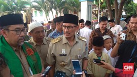 Sandiaga Minta Masyarakat Awasi Penarikan Tunai KJP Plus